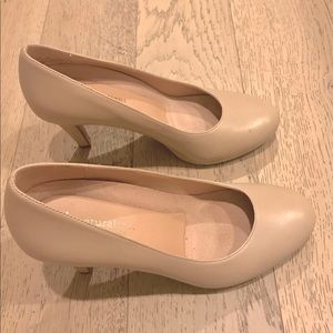 Naturalizer nude beige heels